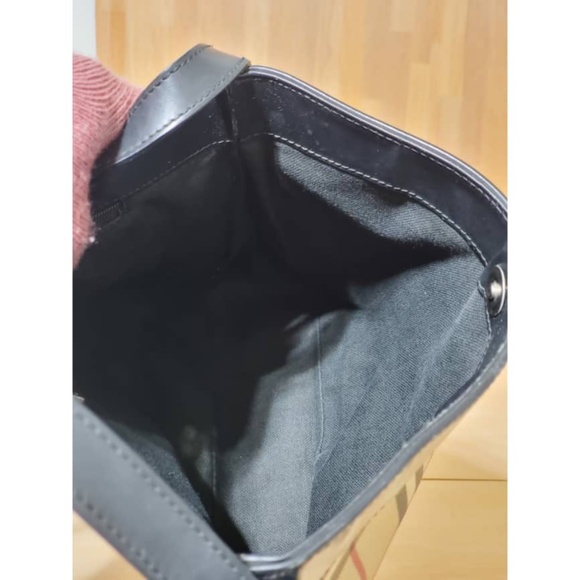 Authentic BURBERRY Nova Check Canvas Shoulder Bag Black - Picture 8 of 10